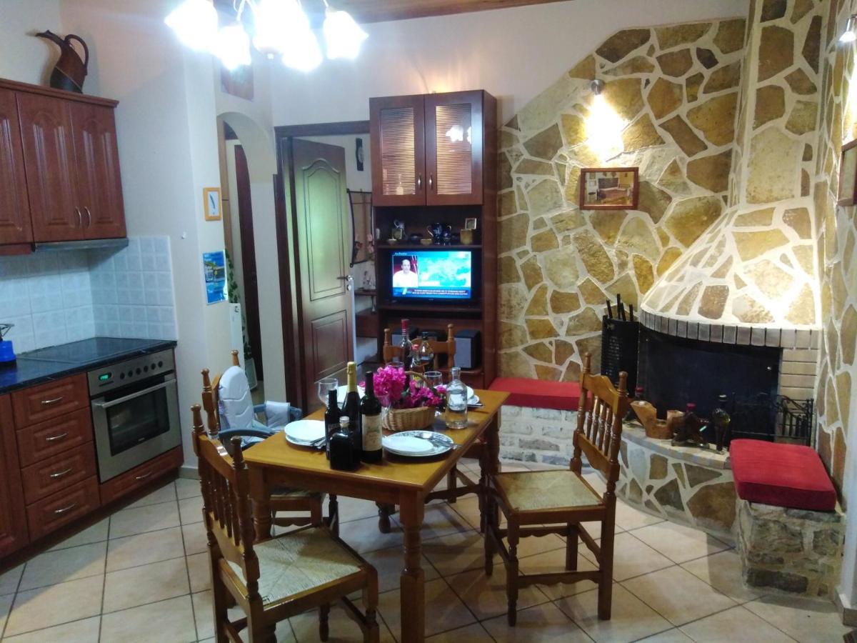 Golden Sea Villa Kalamata Exterior photo